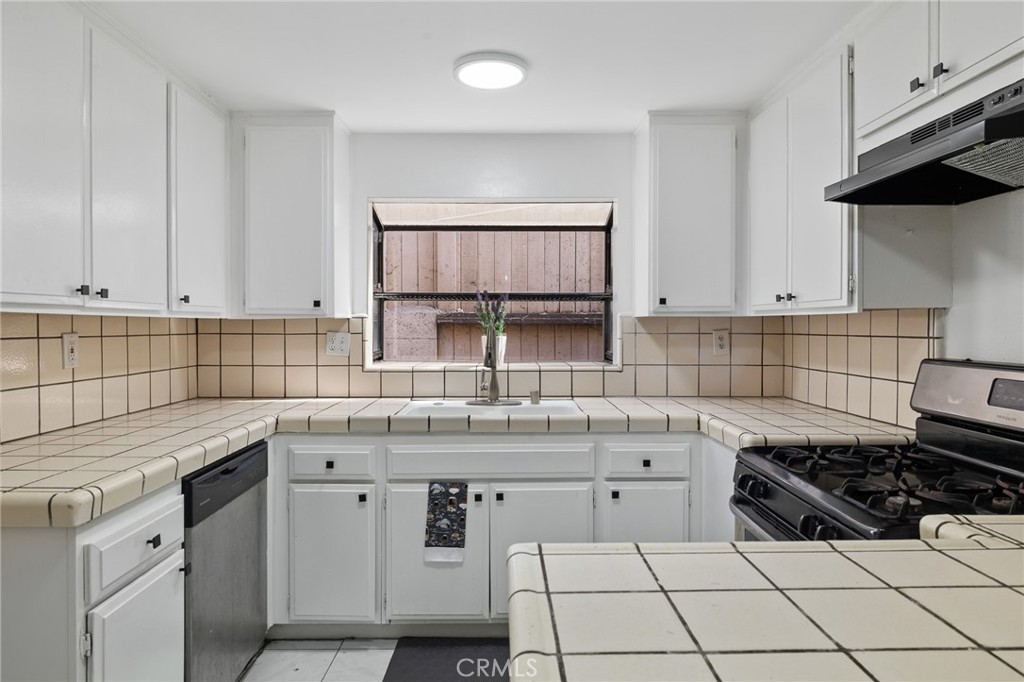 Residential for sale at 13534 Cordary Avenue 14, Hawthorne CA featuring 3 beds and 3 baths