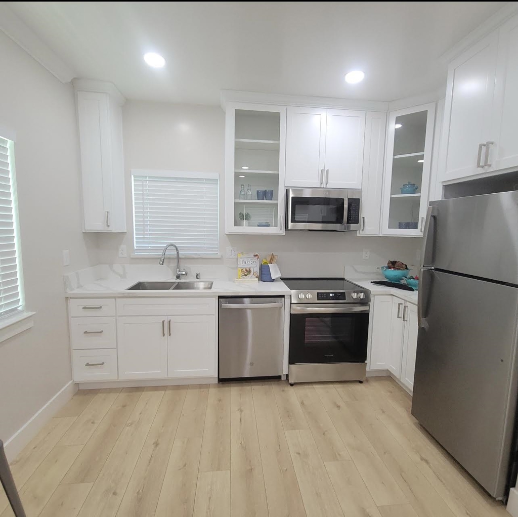 Residential Lease for rent at 2625 2625 Beaumont ave, Sacramento CA featuring 2 beds and 1 bath