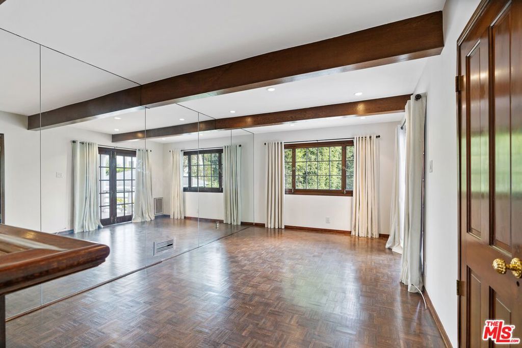 Residential Lease for rent at 1604 PANDORA Avenue, Los Angeles, Los Angeles County CA featuring 3 beds and 4 baths