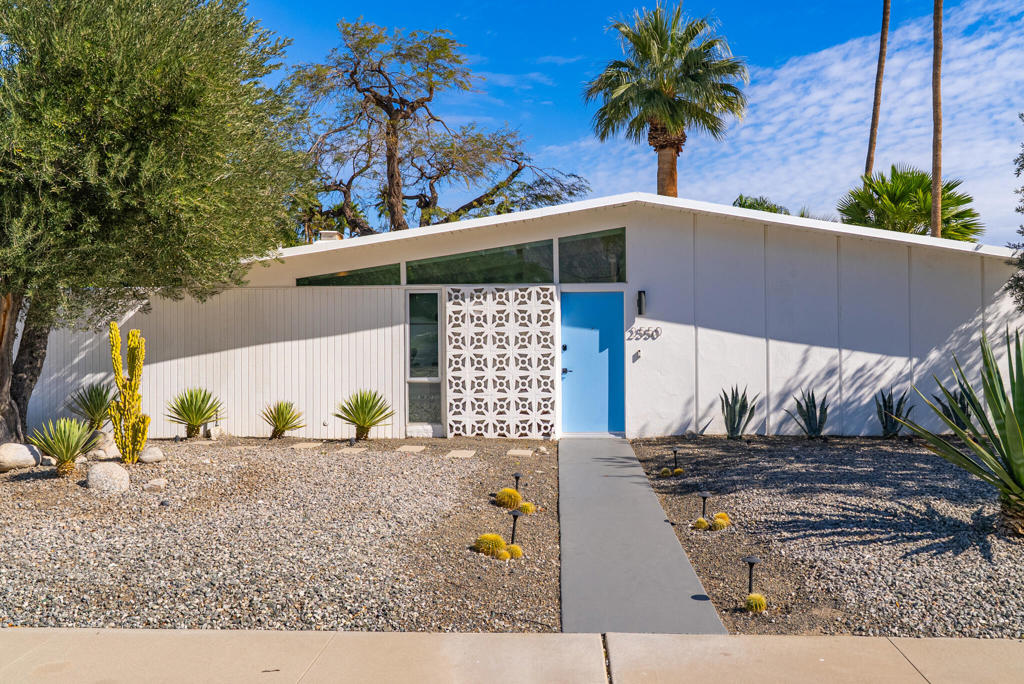 Residential for sale at 2550 N Kitty Hawk Drive, Palm Springs CA featuring 3 beds and 2 baths