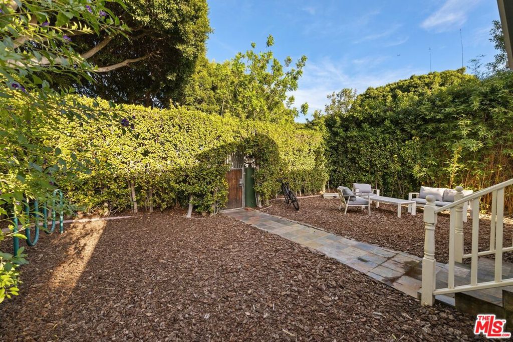 Residential Income for sale at 1222 Chelsea Avenue, Santa Monica CA featuring 7 beds and 5 baths