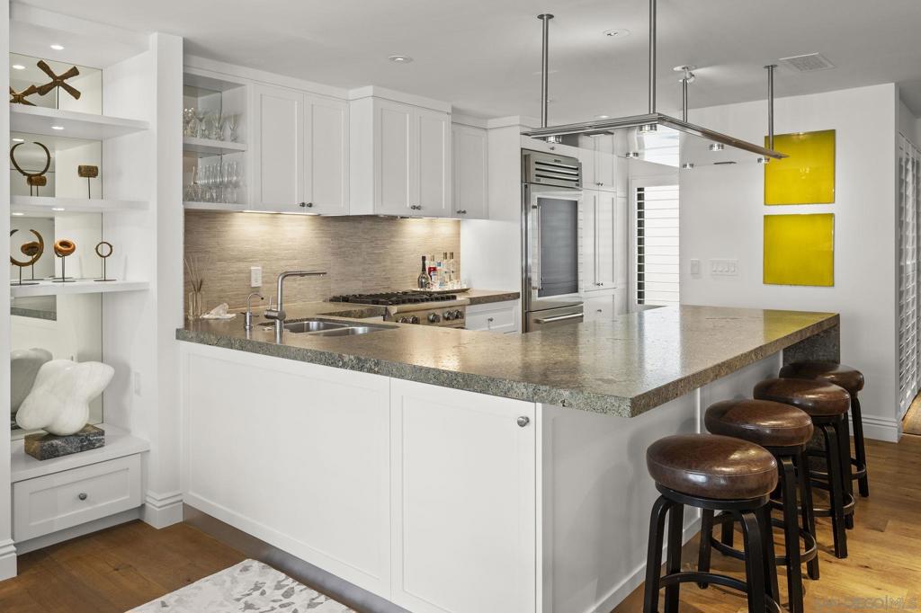 Active for sale at La Jolla, CA, La Jolla, CA CA and 3 baths