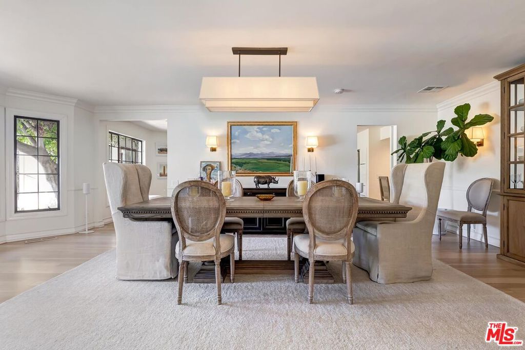 Residential Lease for rent at 1075 Wallace, Beverly Hills CA featuring 5 beds and 7 baths