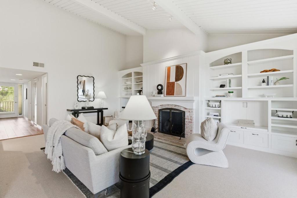 Residential for sale at 28 Marinero Circle 18, Belvedere Tiburon CA featuring 2 beds and 2 baths