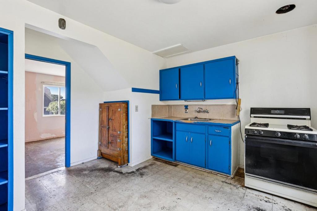 Residential for sale at 483 Heathcliff Drive, Pacifica CA featuring 3 beds and 2 baths