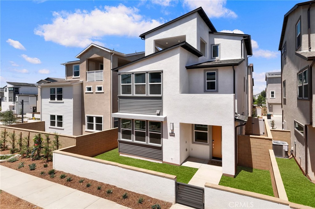 Residential Lease for rent at 422 Lobata, Irvine CA featuring 4 beds and 4 baths