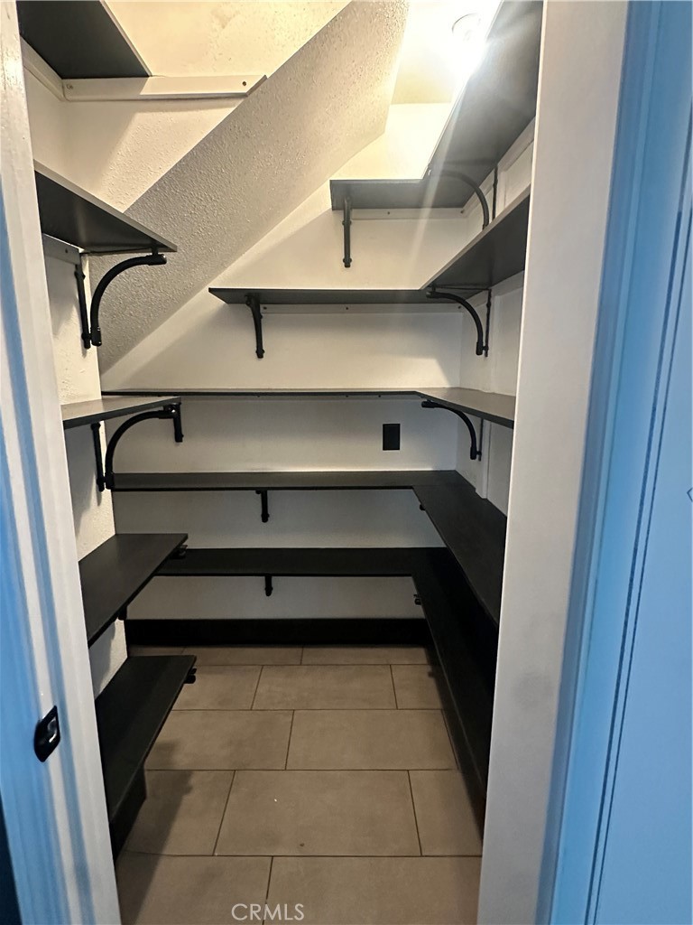 Residential for sale at 2286 San Joaquin East, Canyon Lake CA featuring 5 beds and 3 baths