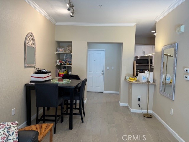 Residential Lease for rent at 2125 Watermarke, Irvine CA featuring 1 bed and 1 bath