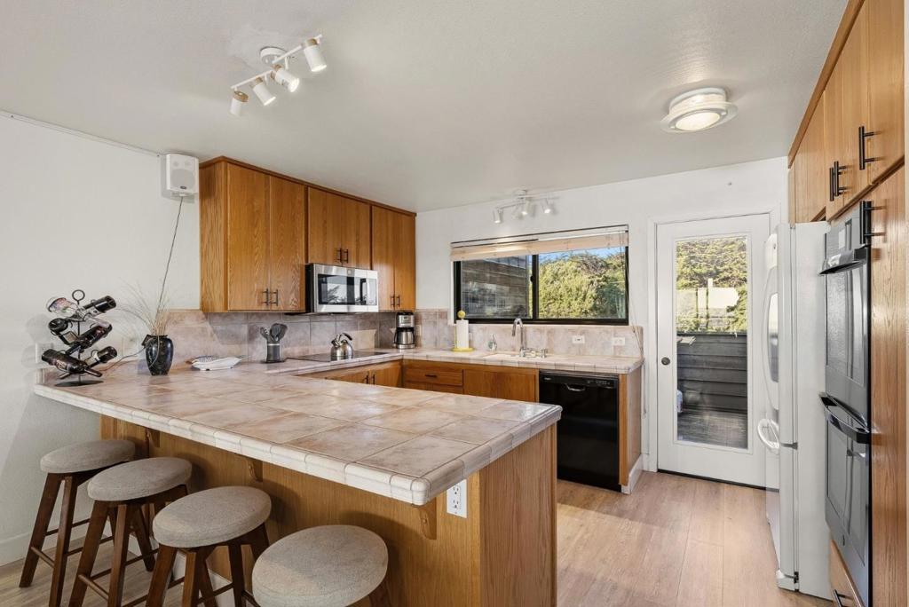 Residential for sale at 21 Cypress, La Selva Beach CA featuring 3 beds and 4 baths