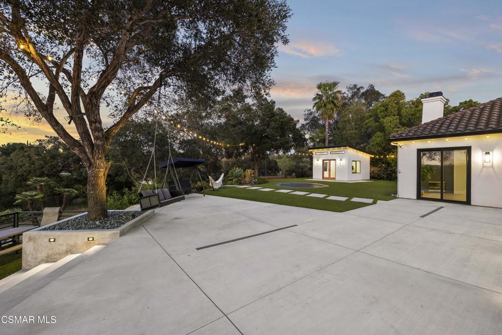 Residential for sale at 911 Vivian Circle, Newbury Park CA featuring 6 beds and 4 baths