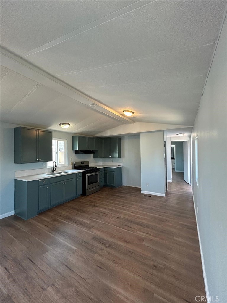 Manufactured In Park for sale at 350 E San Jacinto 36, Perris CA featuring 2 beds and 2 baths