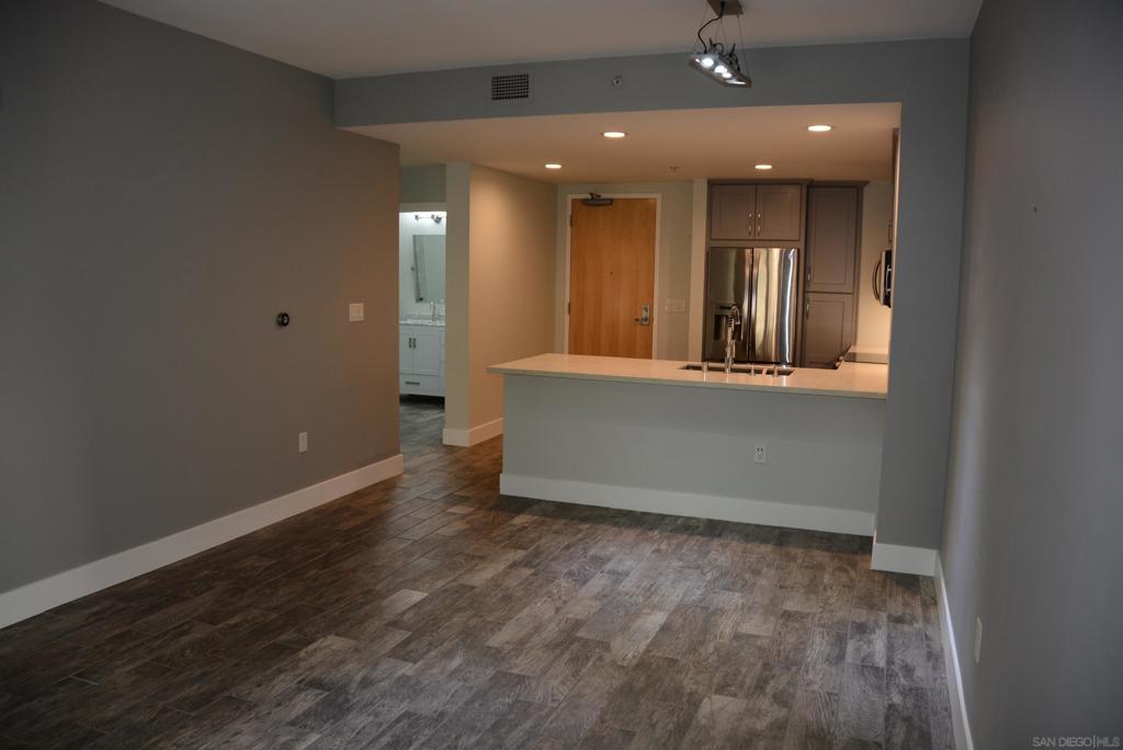 Residential Lease for rent at 1150 J St 415, San Diego, San Diego County CA featuring 1 bed and 1 bath