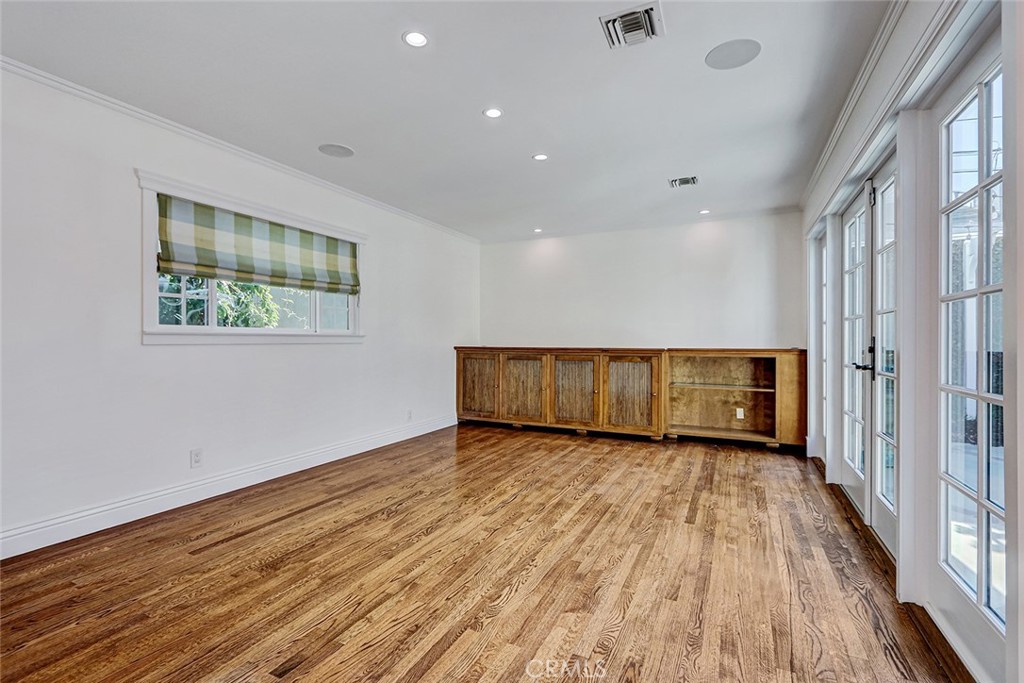 Residential Lease for rent at 456 30th Street, Manhattan Beach CA featuring 3 beds and 2 baths