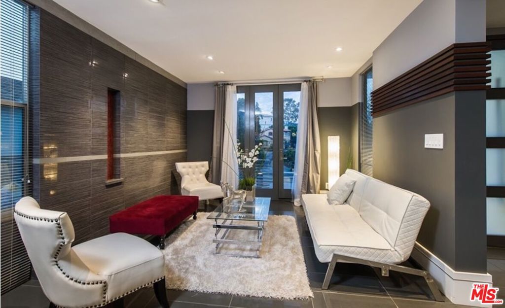 Residential Lease for rent at 12318 W SUNSET Boulevard, Los Angeles, Los Angeles County CA featuring 4 beds and 5 baths