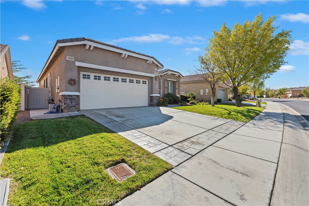 Residential for sale at 10509 Lanigan Rd., Apple Valley CA featuring 2 beds and 2 baths