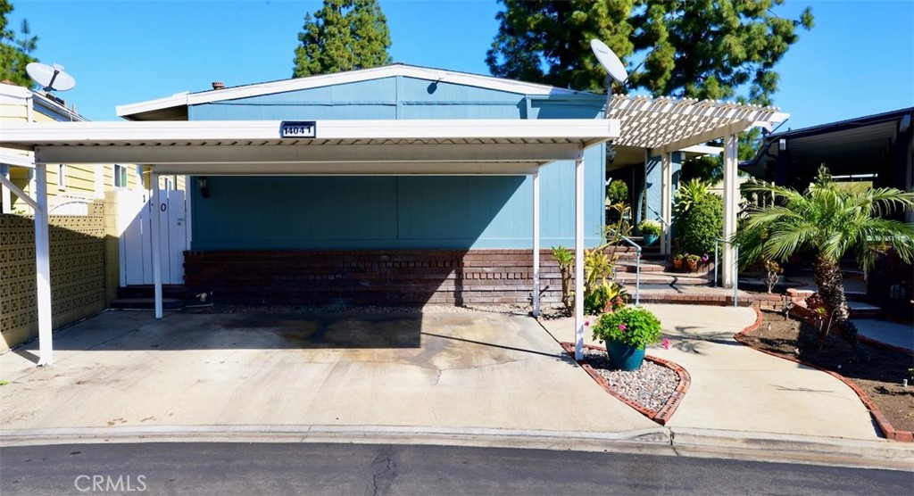Manufactured In Park for sale at 14041 Lake Side Dr. 130, La Mirada CA featuring 2 beds and 2 baths