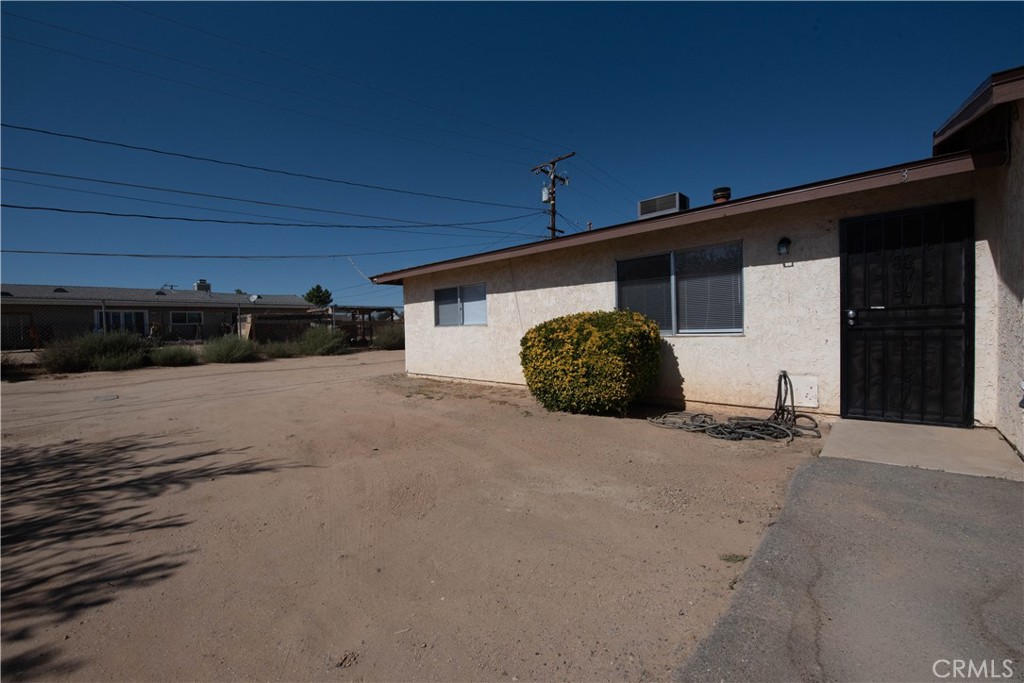 Residential Lease for rent at 12212 Kiowa, Apple Valley CA featuring 2 beds and 2 baths