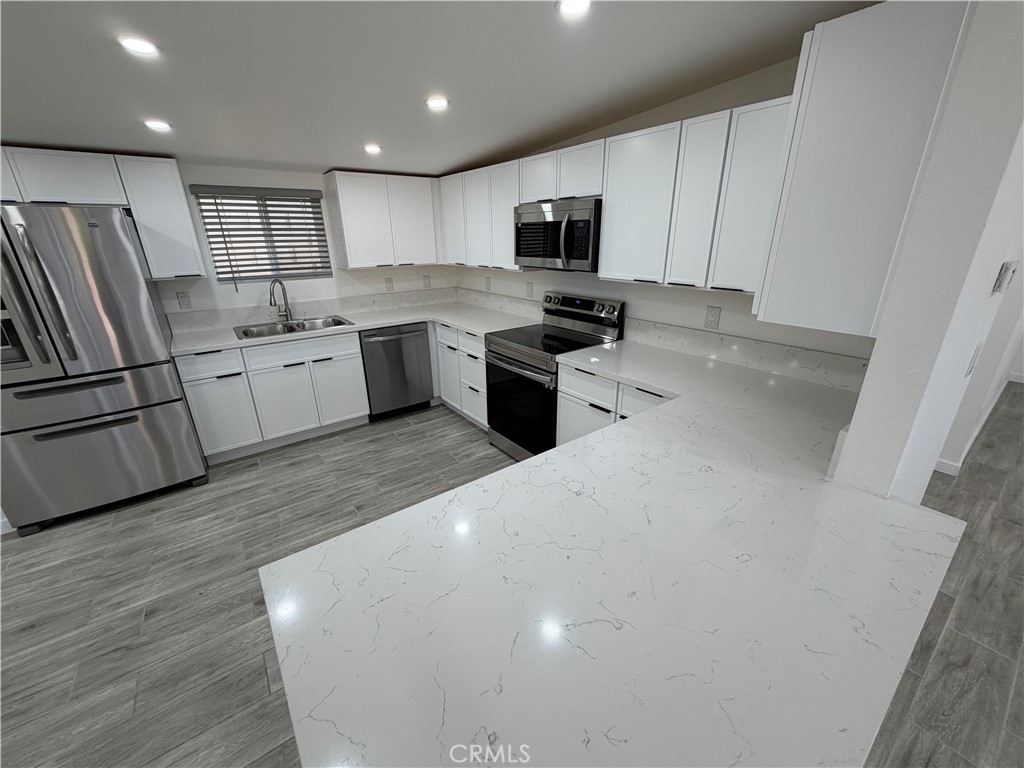 Residential Lease for rent at 3590 Buchanan Street A, Riverside CA featuring 2 beds and 2 baths