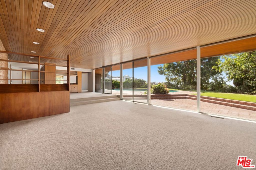 Residential Lease for rent at 590 N Tigertail Road, Los Angeles, Los Angeles County CA featuring 2 beds and 3 baths