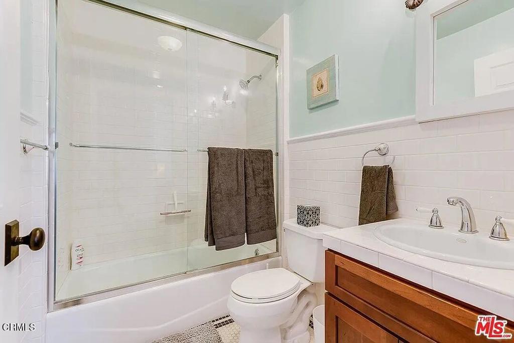 Residential Lease for rent at 835 N Sycamore Avenue, Los Angeles, Los Angeles County CA featuring 3 beds and 4 baths