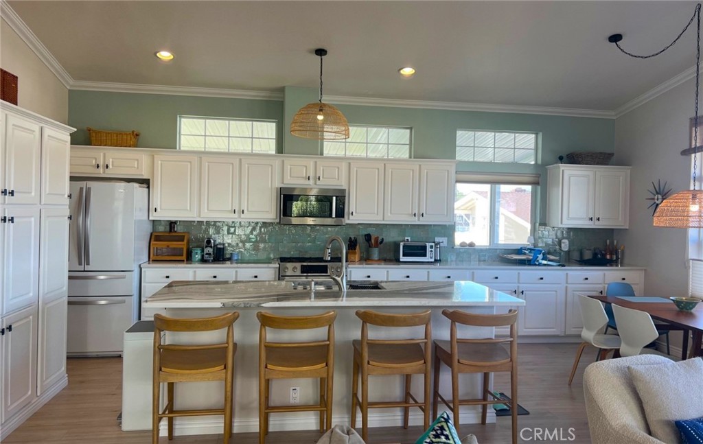 Manufactured In Park for sale at 118 Yorktown, Newport Beach CA featuring 3 beds and 2 baths