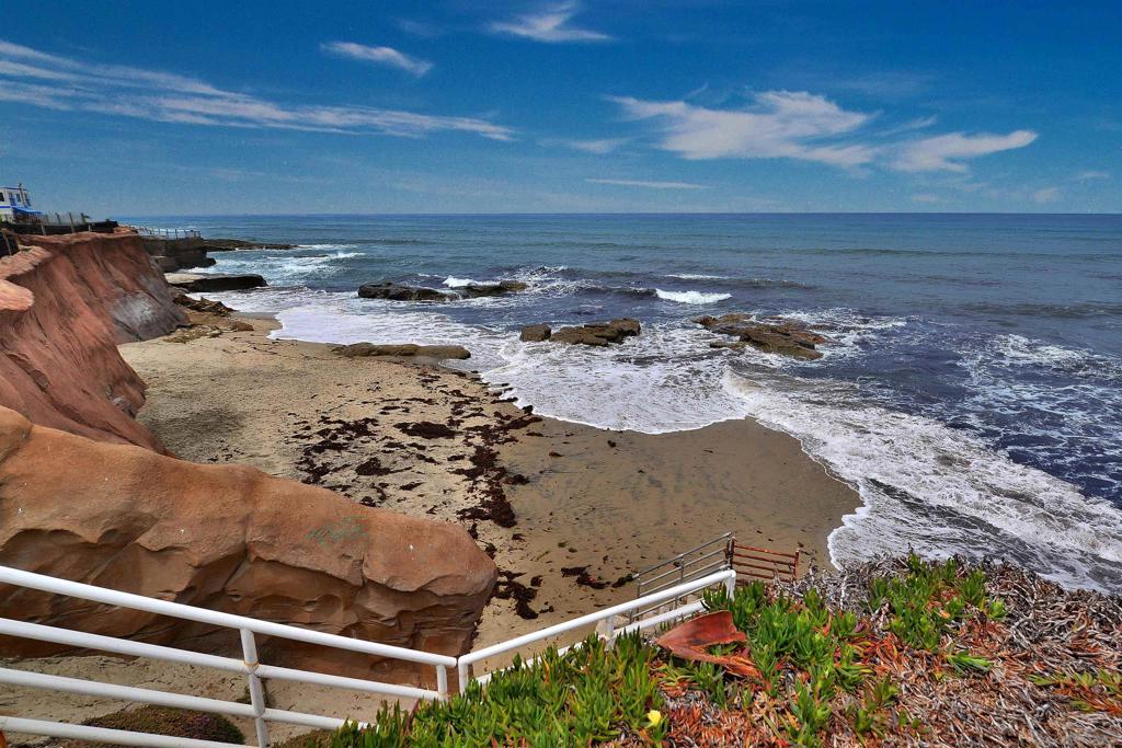 Residential for sale at 4950 Coronado Ave 3, San Diego CA and 1 bath