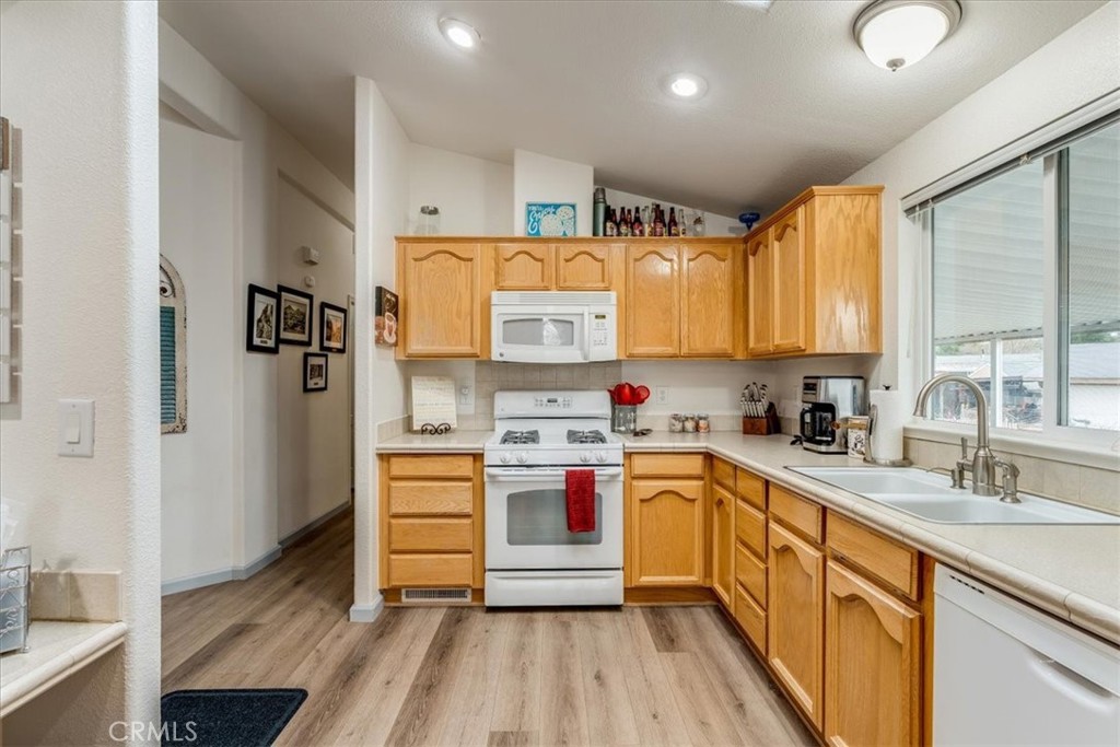 Manufactured In Park for sale at 51 Quinta Court, Paso Robles CA featuring 3 beds and 2 baths