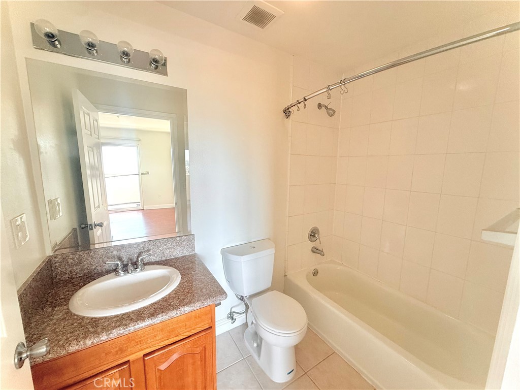 Residential Lease for rent at 3711 Baldwin 702, Los Angeles, Los Angeles County CA featuring 2 beds and 3 baths