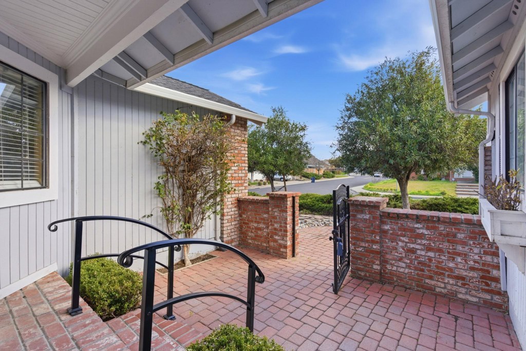 Residential for sale at 1009 1009 Flintrock Dr, Antioch CA featuring 3 beds and 2 baths