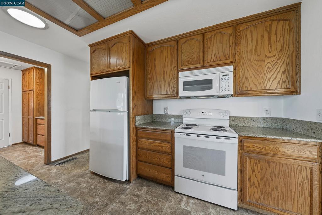 Residential for sale at 15420 15420 Rumsey Rd, Clearlake CA featuring 3 beds and 2 baths