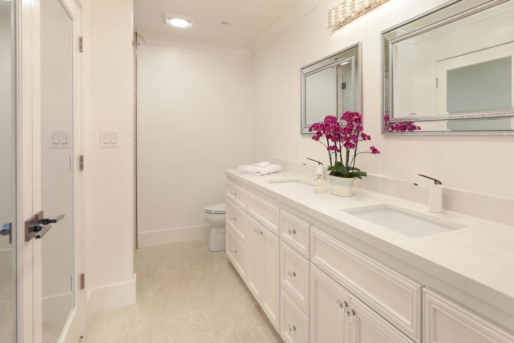 Residential Lease for rent at 226 W Edith Avenue 15, Los Altos CA featuring 2 beds and 2 baths