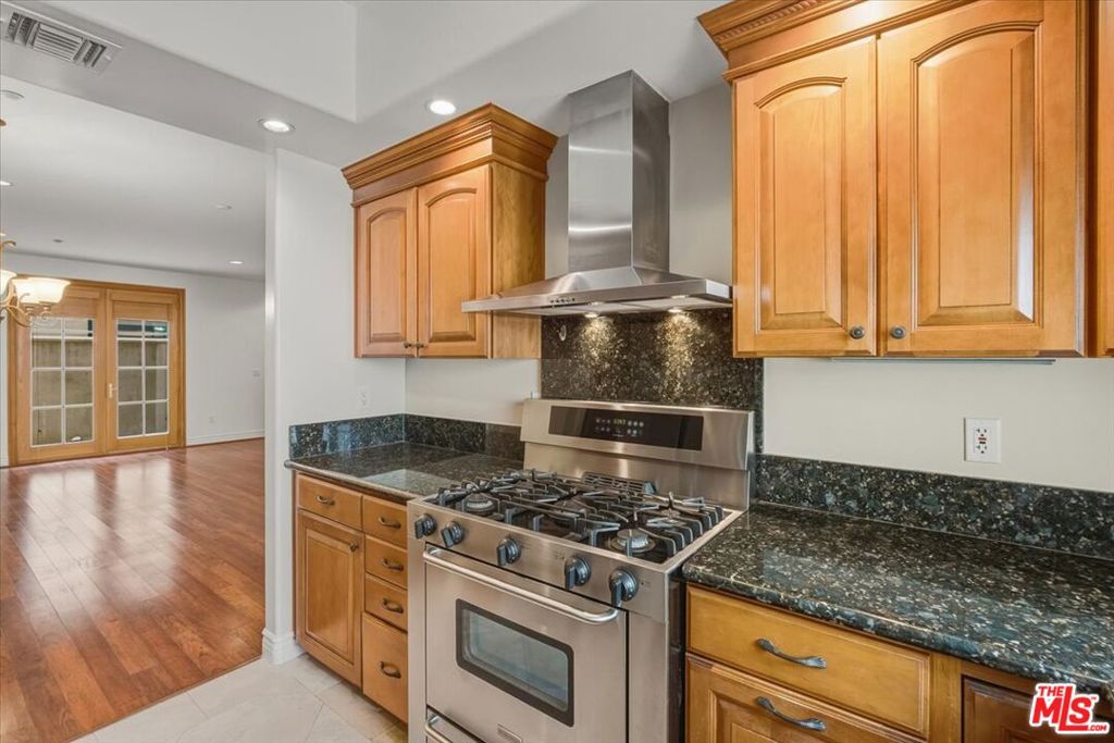 Residential Lease for rent at 11357 Ovada Place 2, Los Angeles, Los Angeles County CA featuring 3 beds and 3 baths