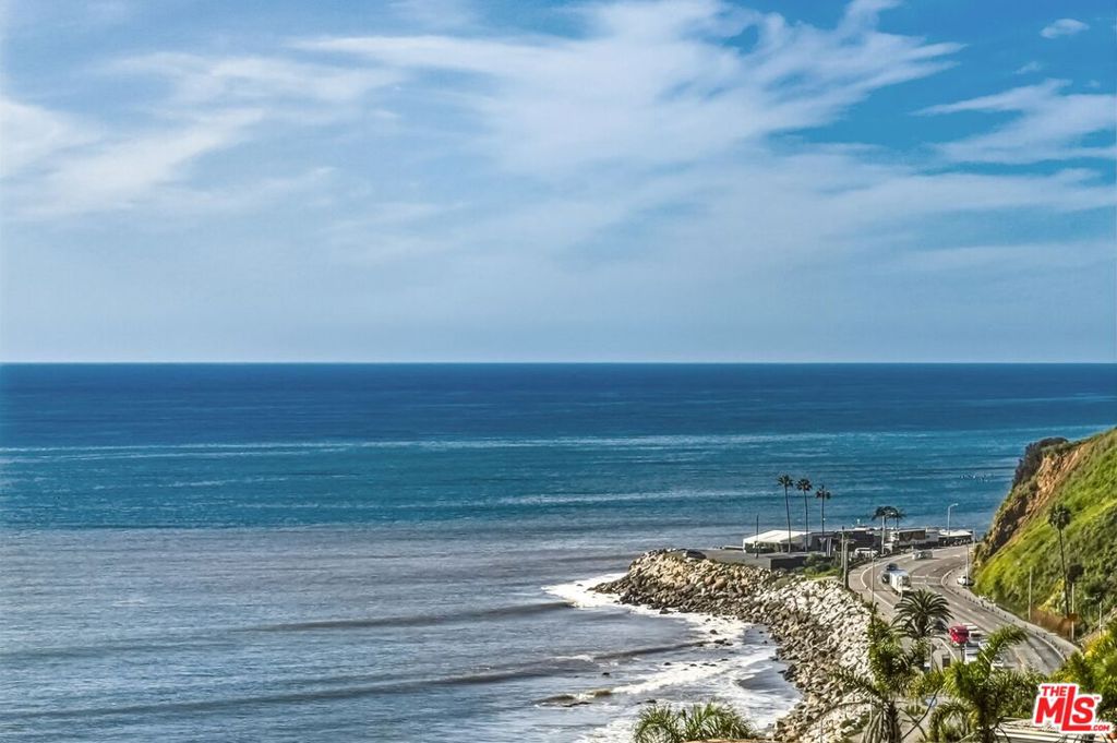 Residential Lease for rent at 18065 Coastline Drive 3, Malibu CA featuring 2 beds and 2 baths