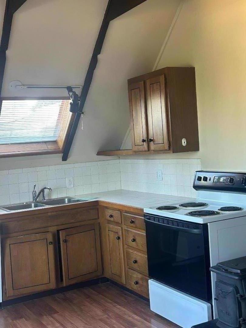 Residential Lease for rent at 101 S Delaware Street 101, San Mateo, San Mateo County CA featuring 1 bed and 1 bath