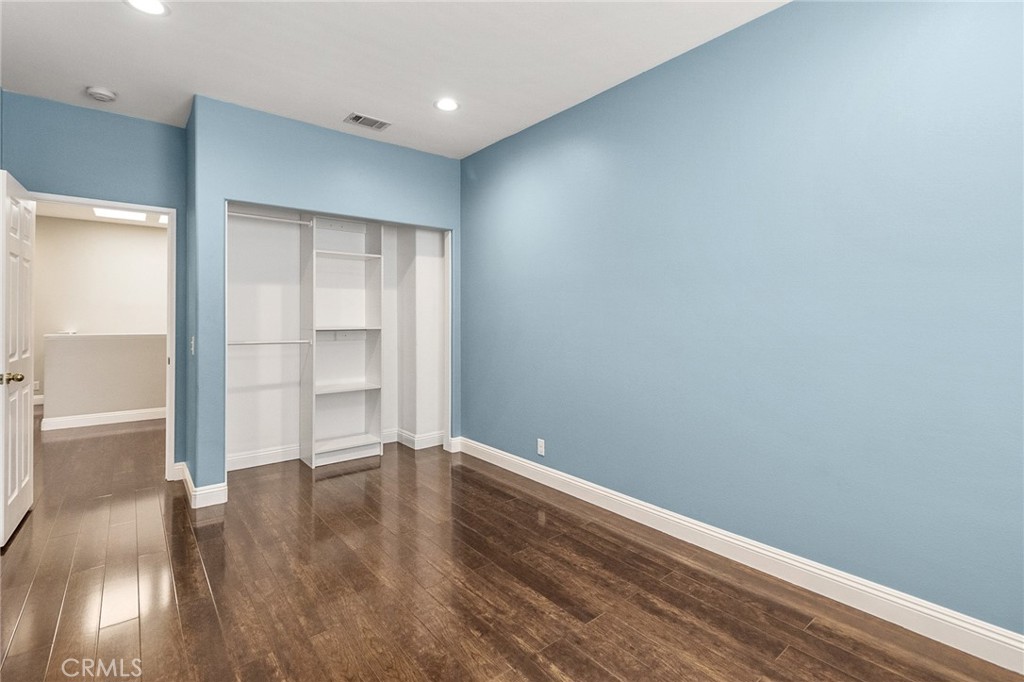 Residential Lease for rent at 433 N Londonderry Lane B, Orange CA featuring 3 beds and 3 baths