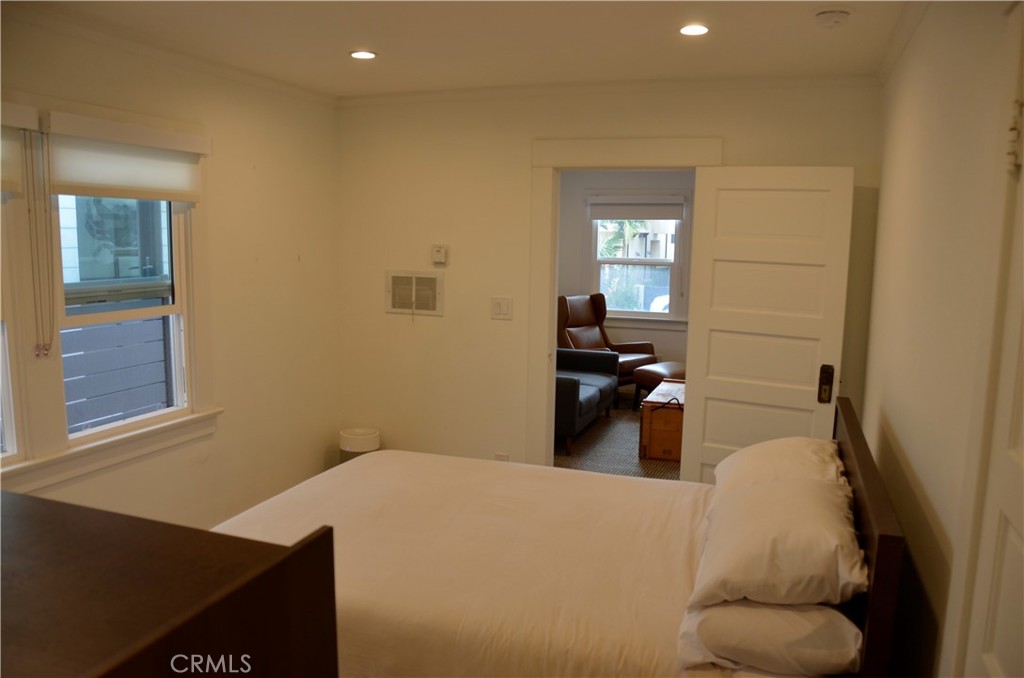 Residential Lease for rent at 830 Monterey, Hermosa Beach CA featuring 1 bed and 1 bath