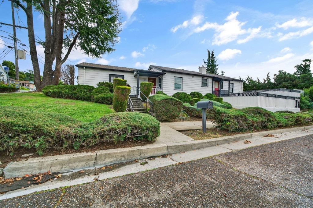 Residential for sale at 3400 3400 Mirasol Ave, Oakland CA featuring 3 beds and 2 baths
