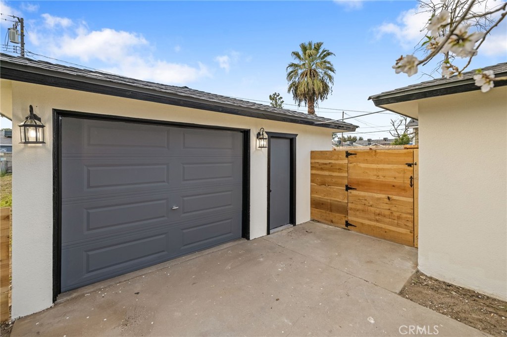 Residential for sale at 2252 S Eunice Avenue, Fresno CA featuring 4 beds and 1 bath