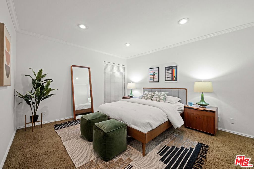 Residential for sale at 950 N Kings Road 160, West Hollywood CA featuring 1 bed and 1 bath