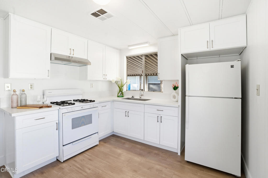 Manufactured In Park for sale at 1150 Ventura Boulevard SPC 125, Camarillo CA featuring 1 bed and 1 bath