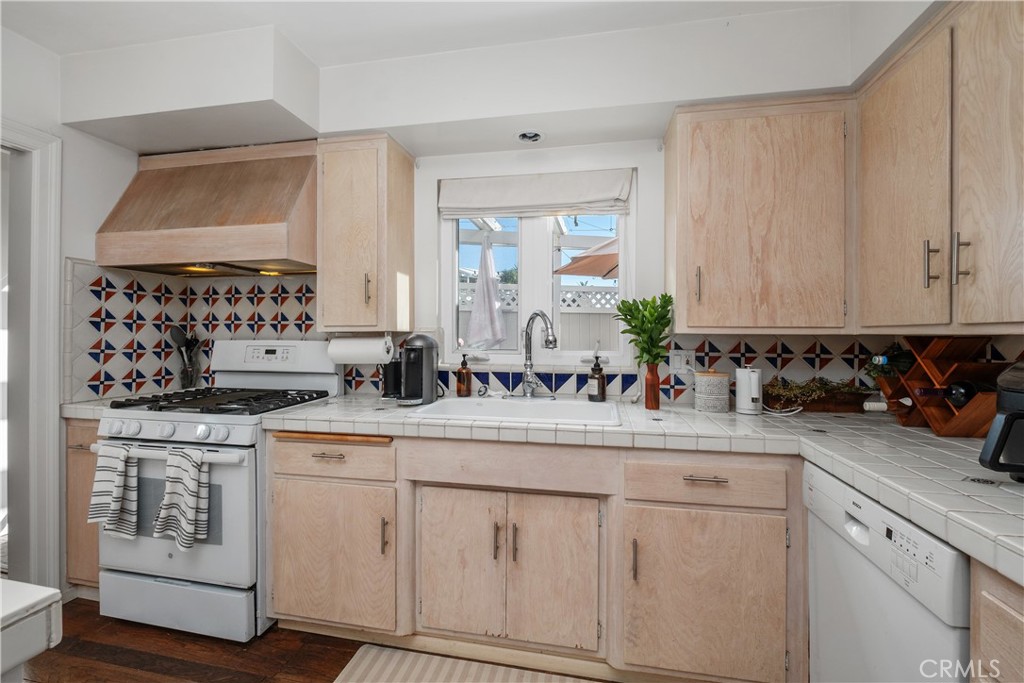 Residential Income for sale at 401 Arenoso Lane, San Clemente CA