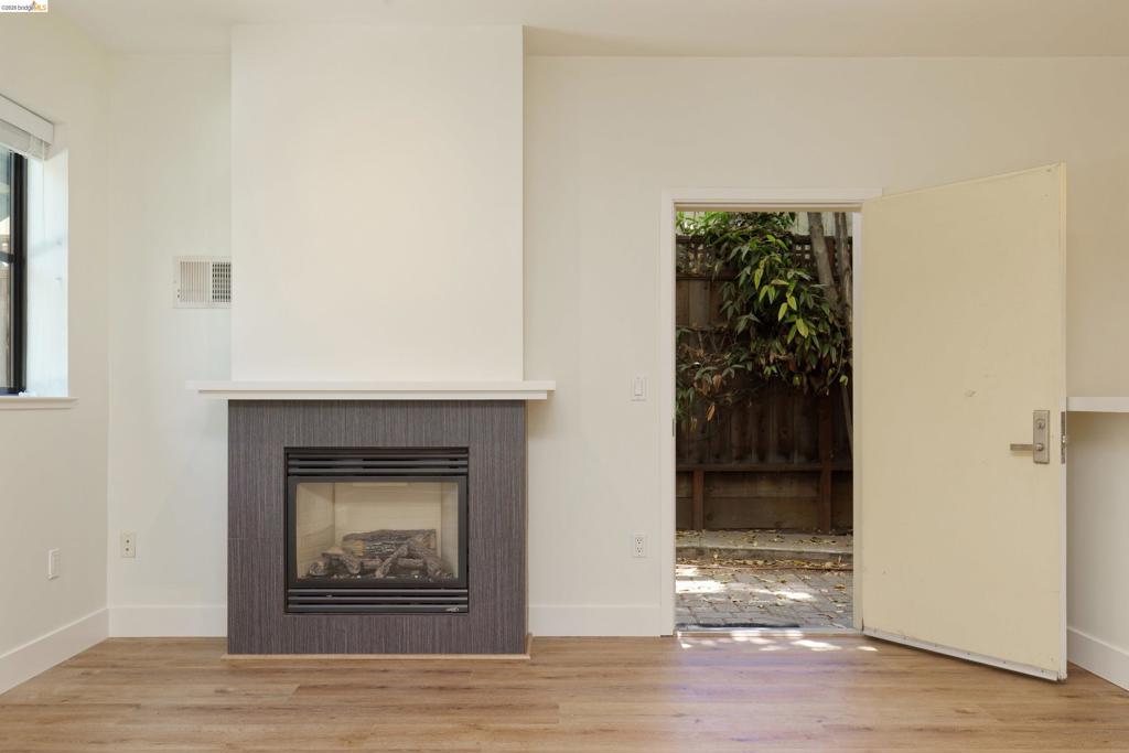 Residential for sale at 1565 1565 32nd Street 4, Oakland CA featuring 3 beds and 3 baths