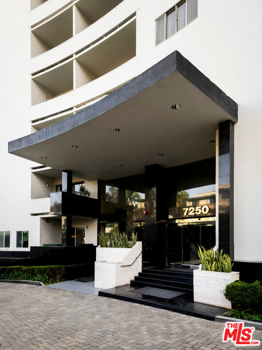 Residential Lease for rent at 7250 Franklin Avenue 101, Los Angeles, Los Angeles County CA featuring 1 bed and 1 bath