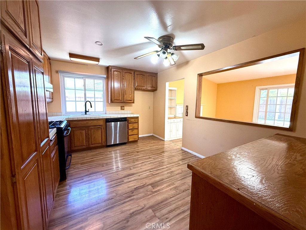 Residential Lease for rent at 2958 Rosette, Simi Valley CA featuring 4 beds and 2 baths