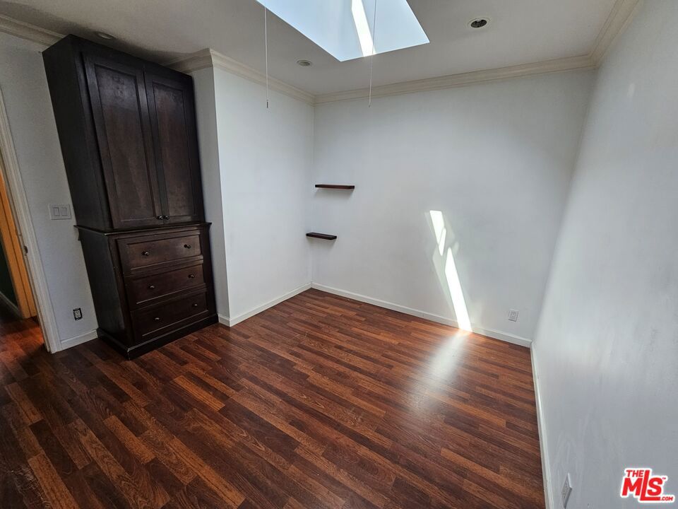 Residential Lease for rent at 2737 S Robertson Boulevard, Los Angeles, Los Angeles County CA featuring 3 beds and 2 baths