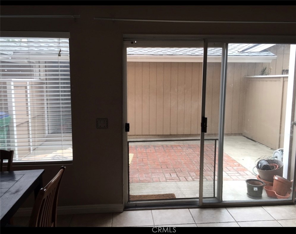 Residential Lease for rent at 262 Monroe, Irvine CA featuring 3 beds and 3 baths