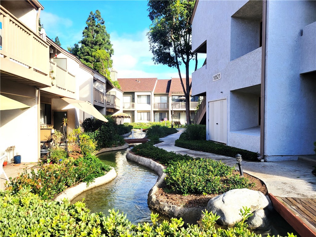 Residential Lease for rent at 10531 Lakeside Drive I, Garden Grove CA featuring 1 bed and 1 bath