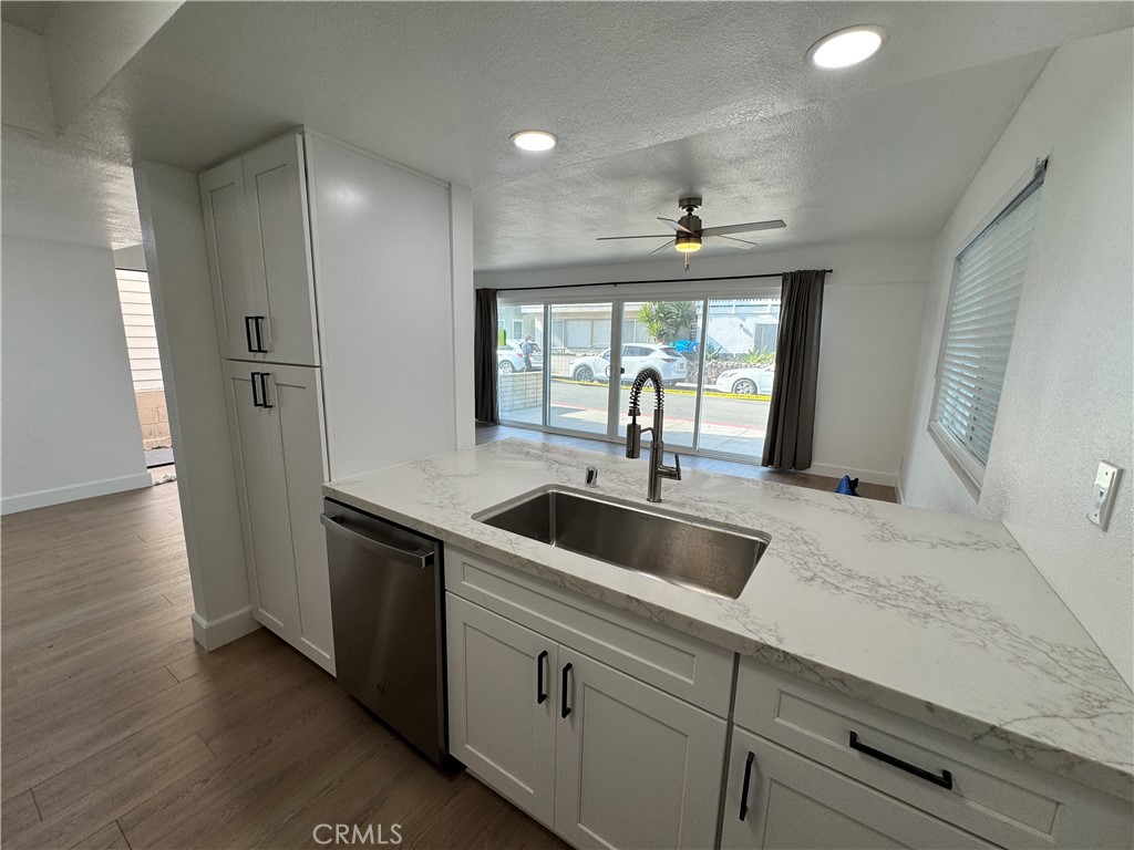 Residential Lease for rent at 122 46th Street A, Newport Beach CA featuring 3 beds and 2 baths