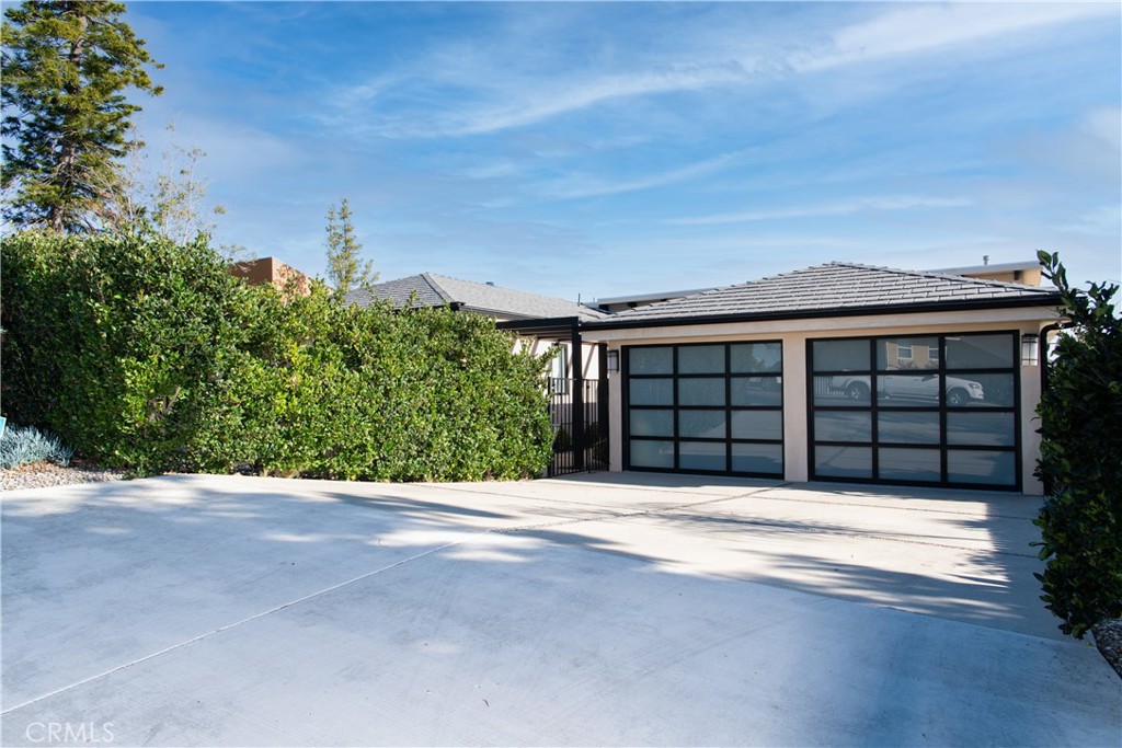 Residential Lease for rent at 2305 Temple Hills, Laguna Beach CA featuring 5 beds and 5 baths