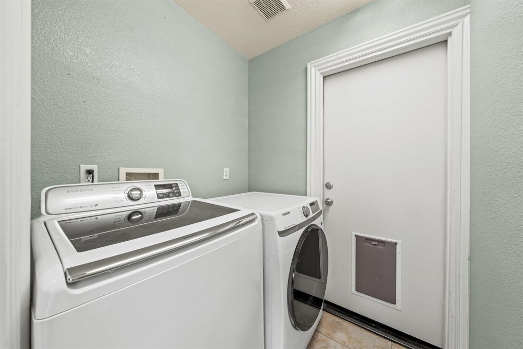 Residential for sale at 1442 1442 Earl Glen, Brentwood CA featuring 4 beds and 3 baths